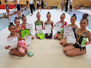 Gruppenbild Teilnehmerinnen mit Urkunden und Medaillen beim RSG Baden Nachwuchs-Cup 2026 in Laufenburg