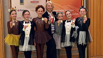 Gruppenbild Teilnehmerinnen mit Medaillen bei Landesturnfest 2026 in Konstanz