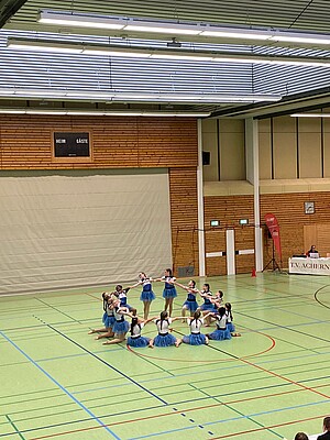 Teilnehmergruppe Suesses des TV Waldhof bei Auftritt beim Baden-Württemberg Finale Dance 2025