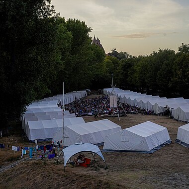 Luftaufnahme vom Zeltplatz bei der Lagerfeuerromantik im Camp Breisach 2026