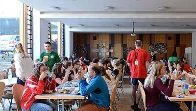 Frühstück in einer Gemeinschaftsunterkunft