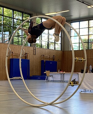 Hannah Flamm beim Rhönrad turnen bei den Süddeutschenmeisterschaften 2025