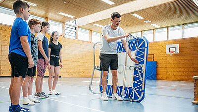 Sicherer Einsatz des Minitrampolins im Unterricht (Foto: H. Potthoff)