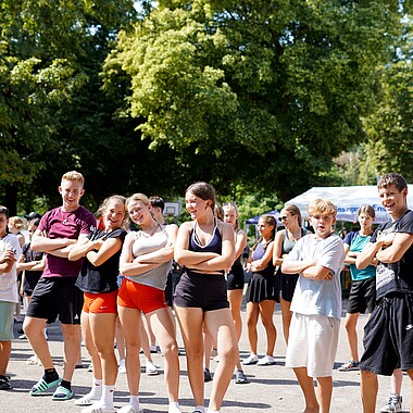 Gruppenbild Teilnehmer in Pose im Camp Breisach 2026