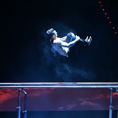 Symbolbild Barren Nummer bei Feuerwerk der Turnkunst 2026