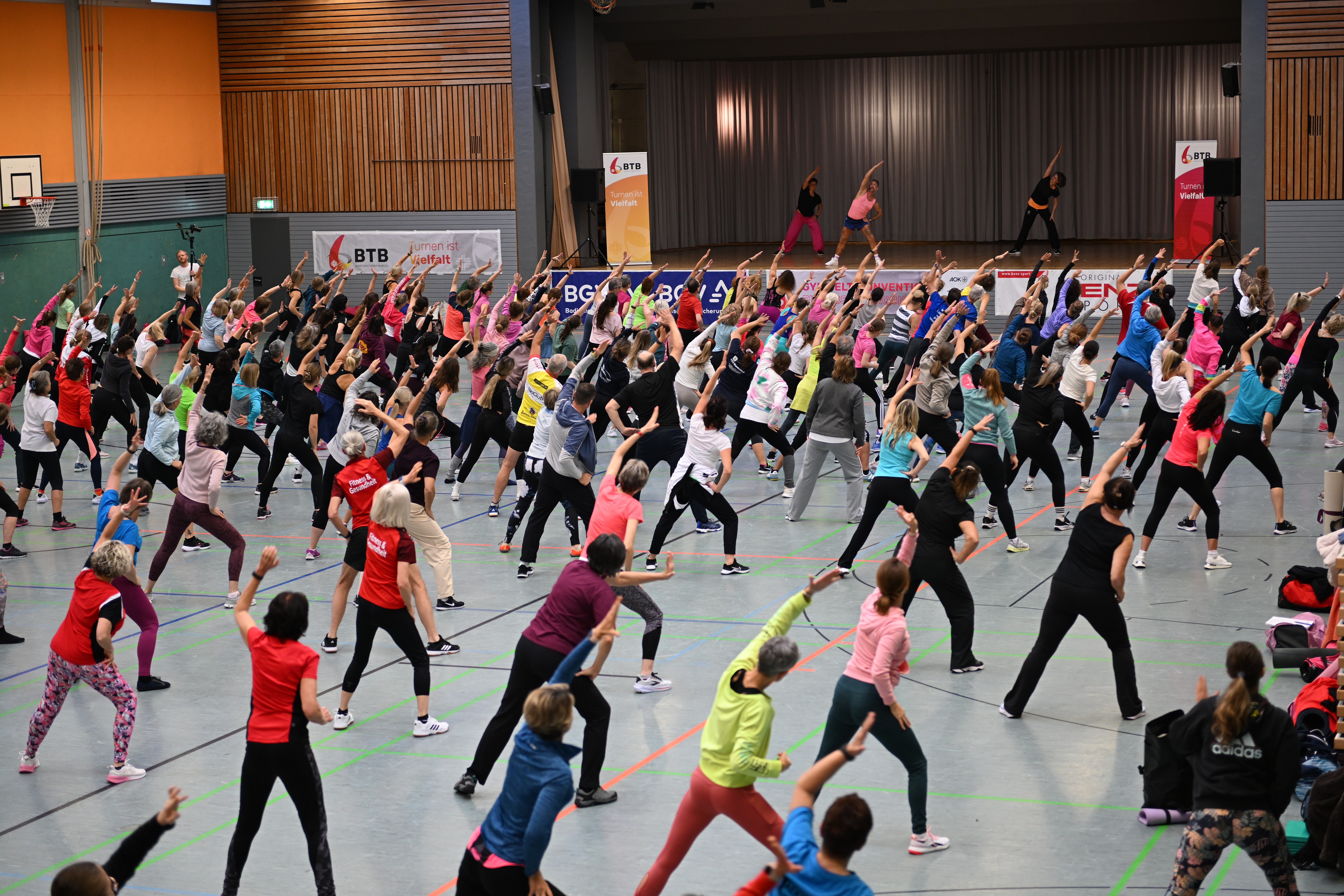 Symbolbild Warm-Up bei der GYMWELT-Convention 2025