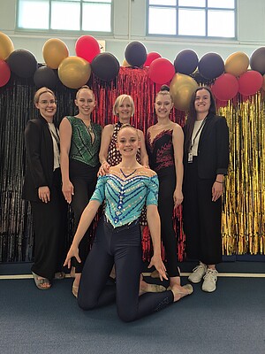 Einzelgymnastinnen_TV_Mosbach__Hannah__Alisa___Madeleine_mit_Trainerin_MSB_u._Karis_Julia_Lara