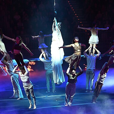 Symbolbild Seil Akrobatik bei Feuerwerk der Turnkunst 2025