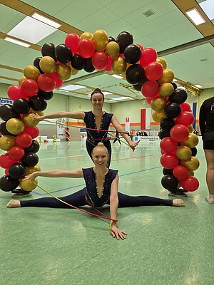 Gruppenbild Lara und Deborah mit Seil beim Deutschland-Cup Gymnastik 2026 in Dieburg