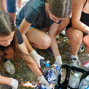 Symbolbild Teilnehmer Batiken Socken im Gauprogramm im Camp Breisach