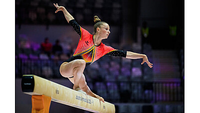 Silja Stöhr turnt Schwebebalken bei Gerätturn WM 2025 in Jakarta