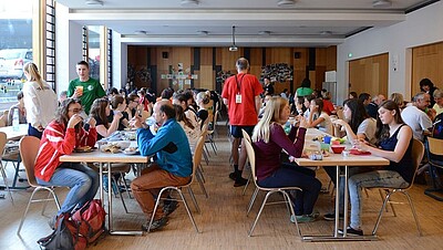 Frühstück in einer Gemeinschaftsunterkunft