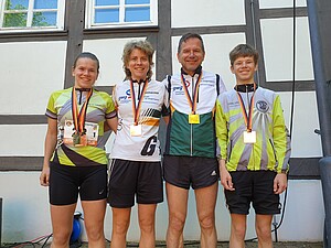 Gruppenbild: Die badischen Medaillengewinner bei Deutschen Meisterschaften Orientierungslauf Sprint 2026 in Osterwieck