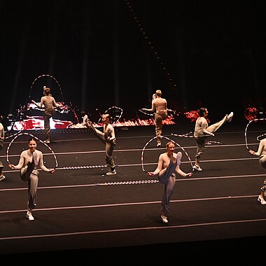 Symbolbild Regionalgruppe bei Feuerwerk der Turnkunst 2025