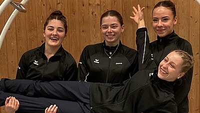 Mannschaftsfoto Turnerinnen des TV Neckargemünd bei Süddeutschen Mannschaftsmeisterschaften 2025