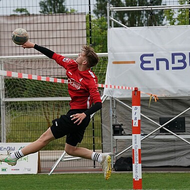Symbolbild Faustball bei Rothaus-Cup beim Landesturnfest 2022 in Lahr