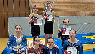 Tramolinturnerinnen mit Urkunden