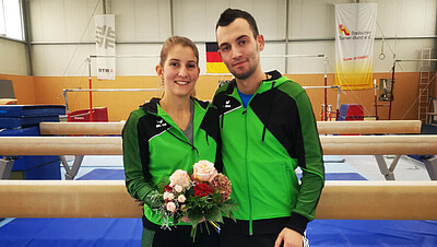 Nach vielen sehr erfolgreichen Jahren im Kunstturnzentrum Herbolzheim wurde das Trainerpaar Natalie Marks und Christopher Roßberg verabschiedet. (Foto: A. Korrmann)
