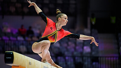 Silja Stöhr turnt Schwebebalken bei Gerätturn WM 2025 in Jakarta