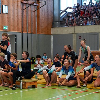 Symbolbild Teilnehmer freuen sich bei Championchips im Camp Breisach