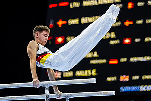 Andrei Mihai turnt Barren bei der JEM 2026 in Zagreb